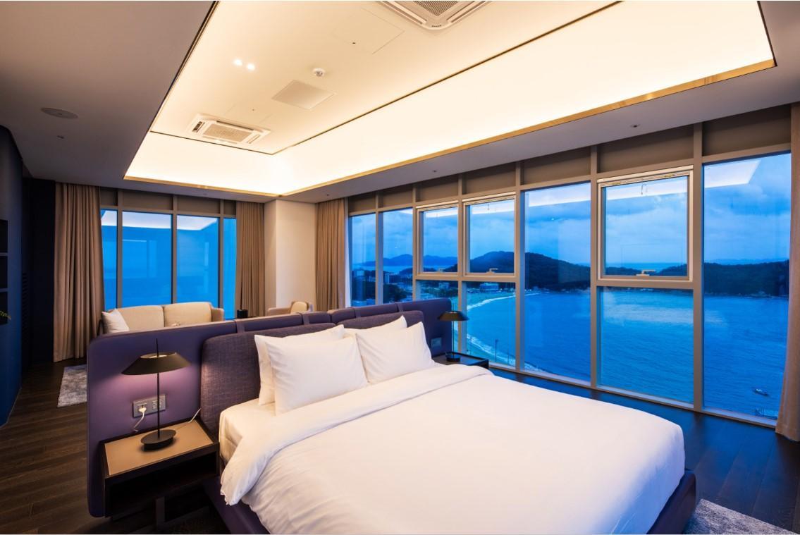 VIP, SUITE