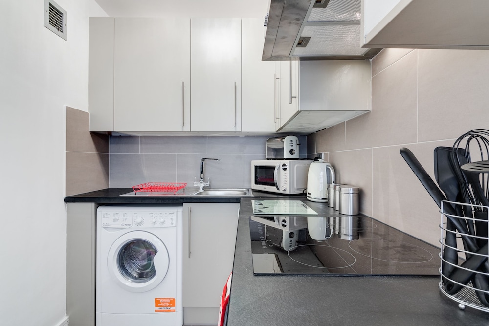 Sherborne court 33/50