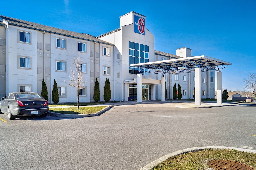 Motel6 Peterborough, ON 34/37