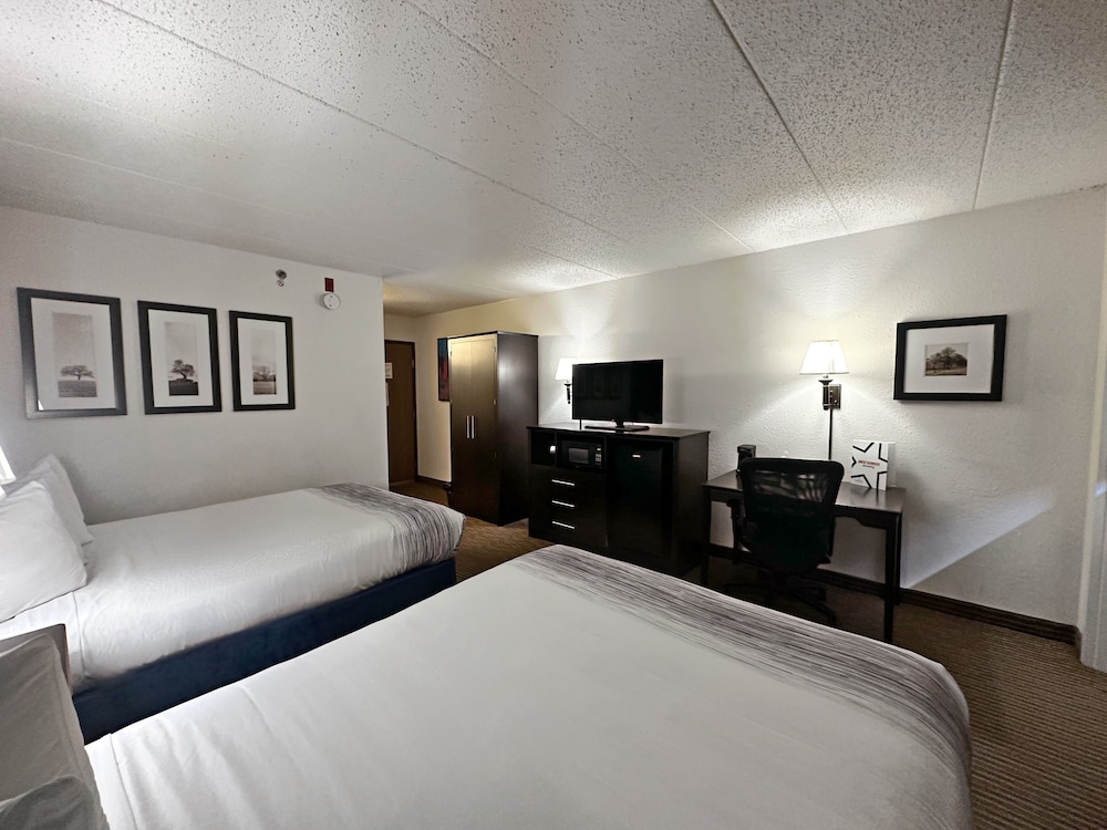 Deluxe, 2 Queen Beds, Water View