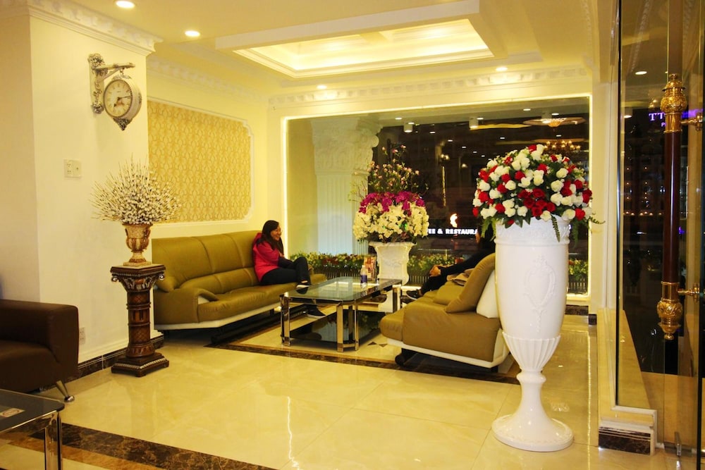 Royal Hotel Dalat 47/57