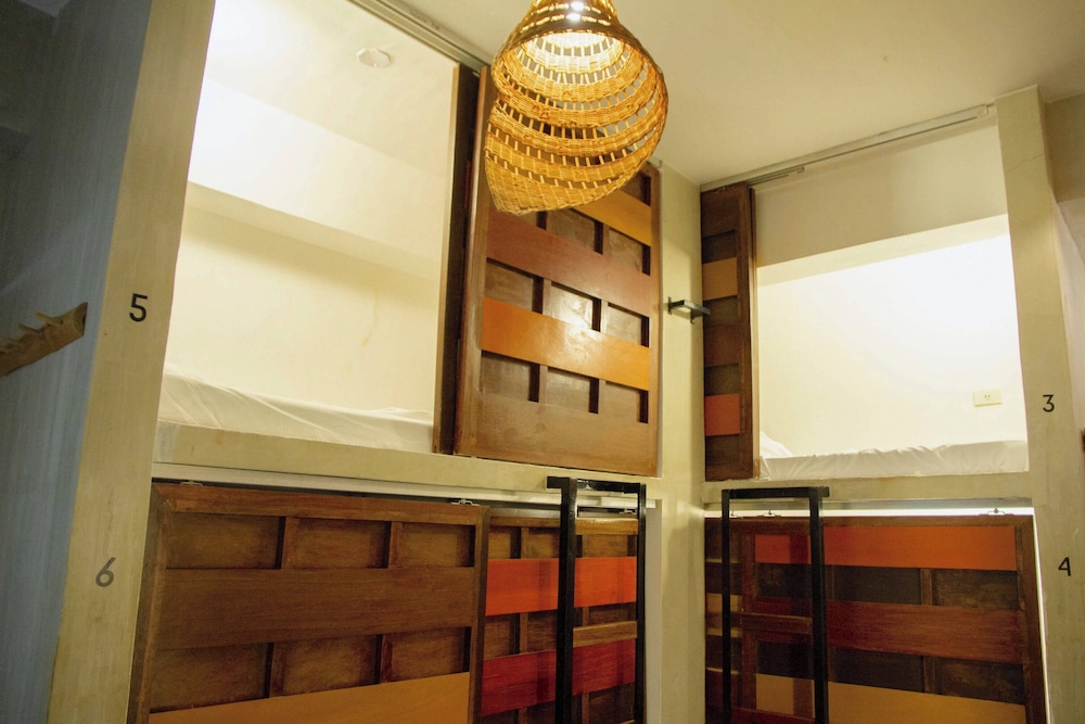 Happiness Hostel 11/50