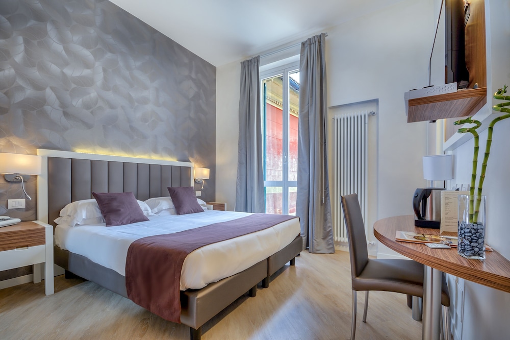 Hotel Monte Rosa 5/30