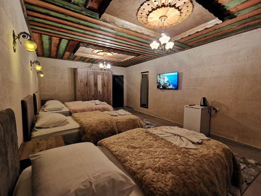 Falcon Cave Suites 29/49