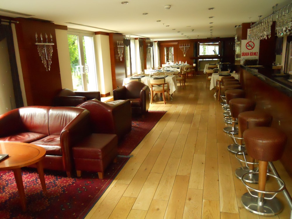 Hotel Midi 22/38