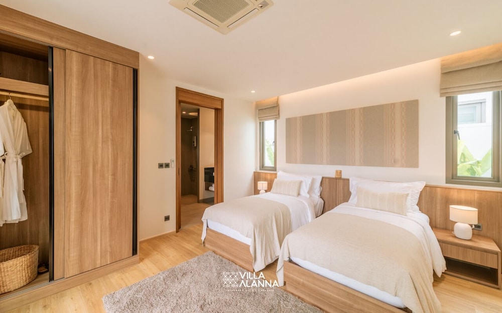 Villa Alanna Phuket 17/58