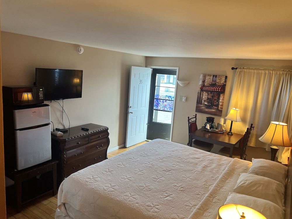 Great House Motel 6/50