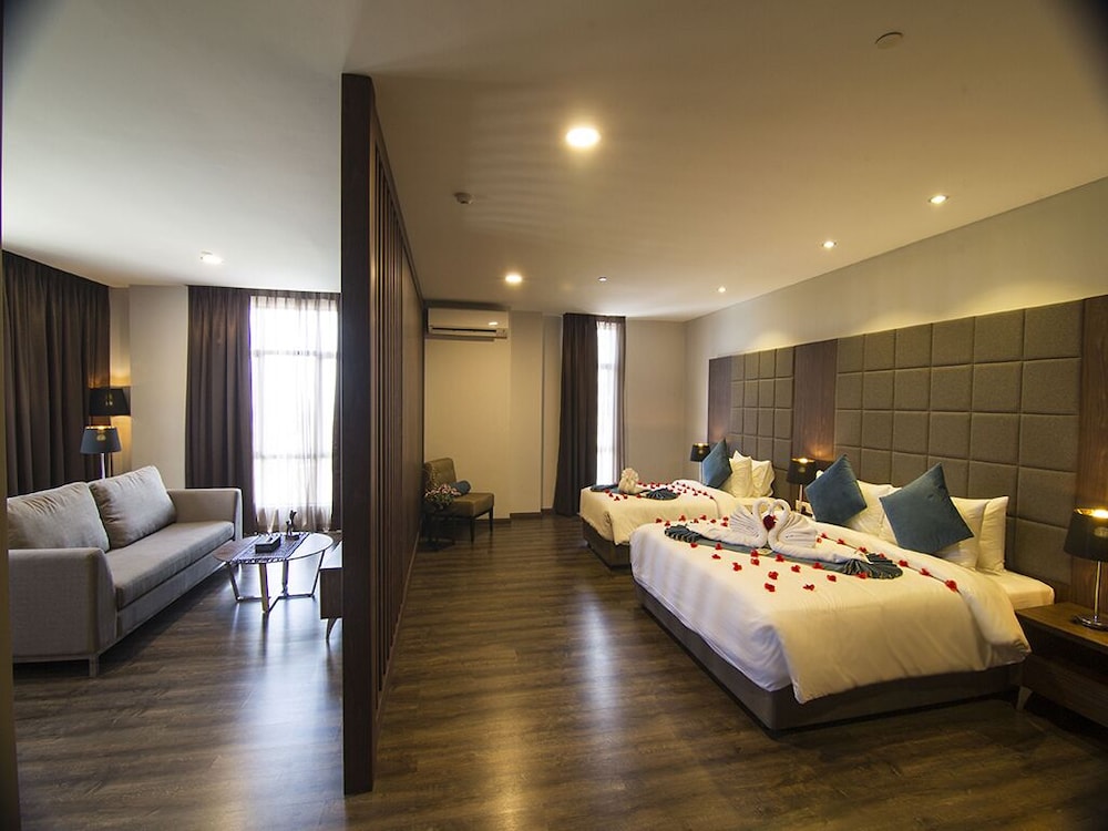 Goldenbay Hotel Bintulu 6/18