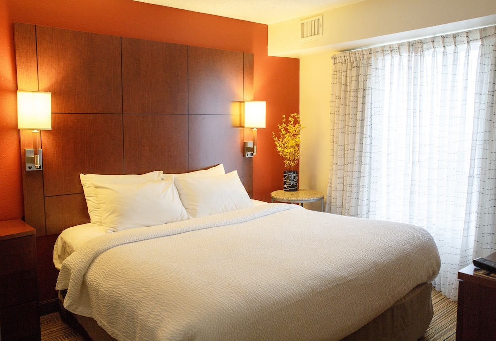 MainStay Suites Appleton Airport - Fox River Mall Area 14/46