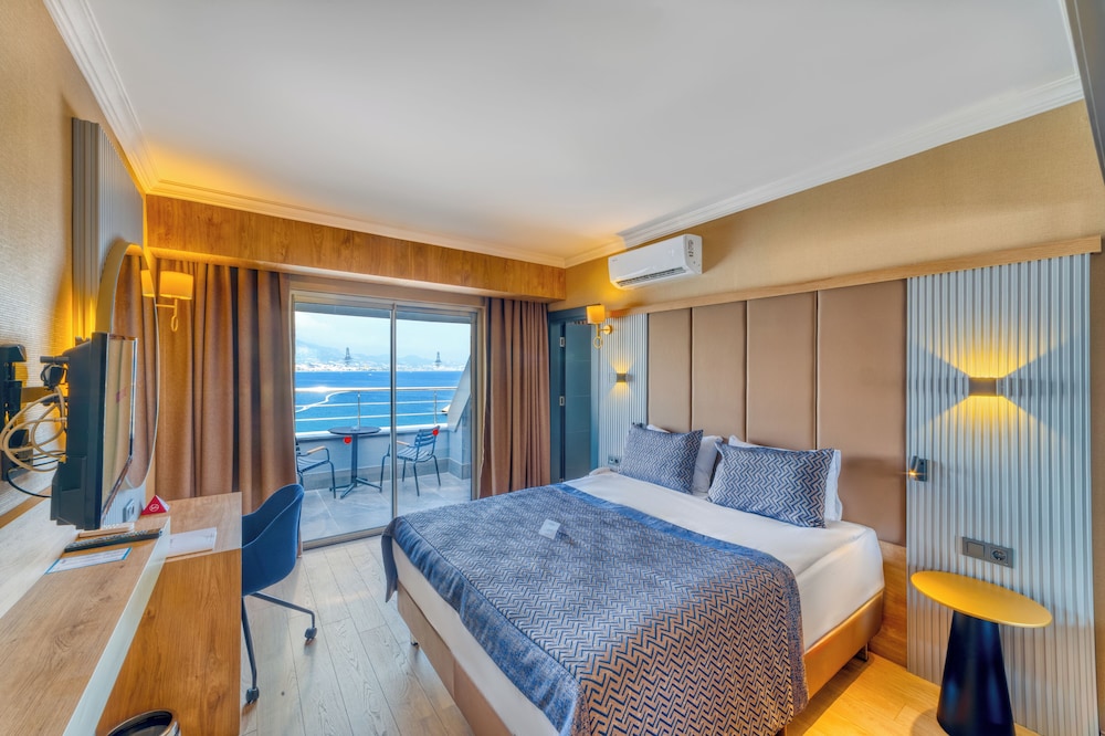 SEAVIEW STANDARD ROOM