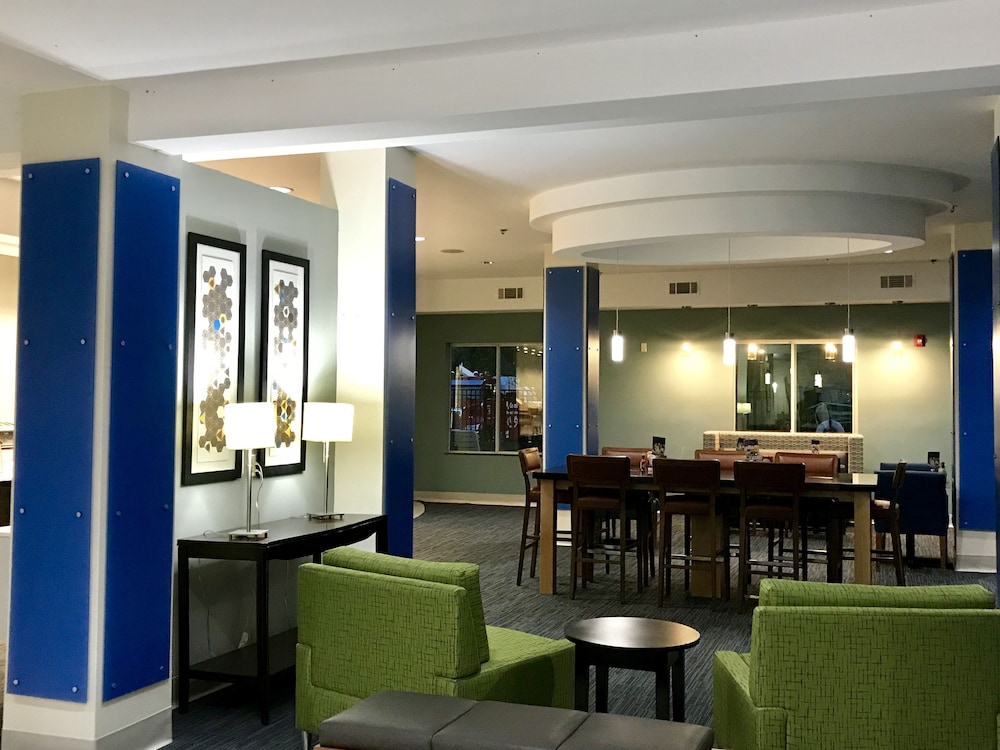 Holiday Inn Express And Suites Winona North 55/68
