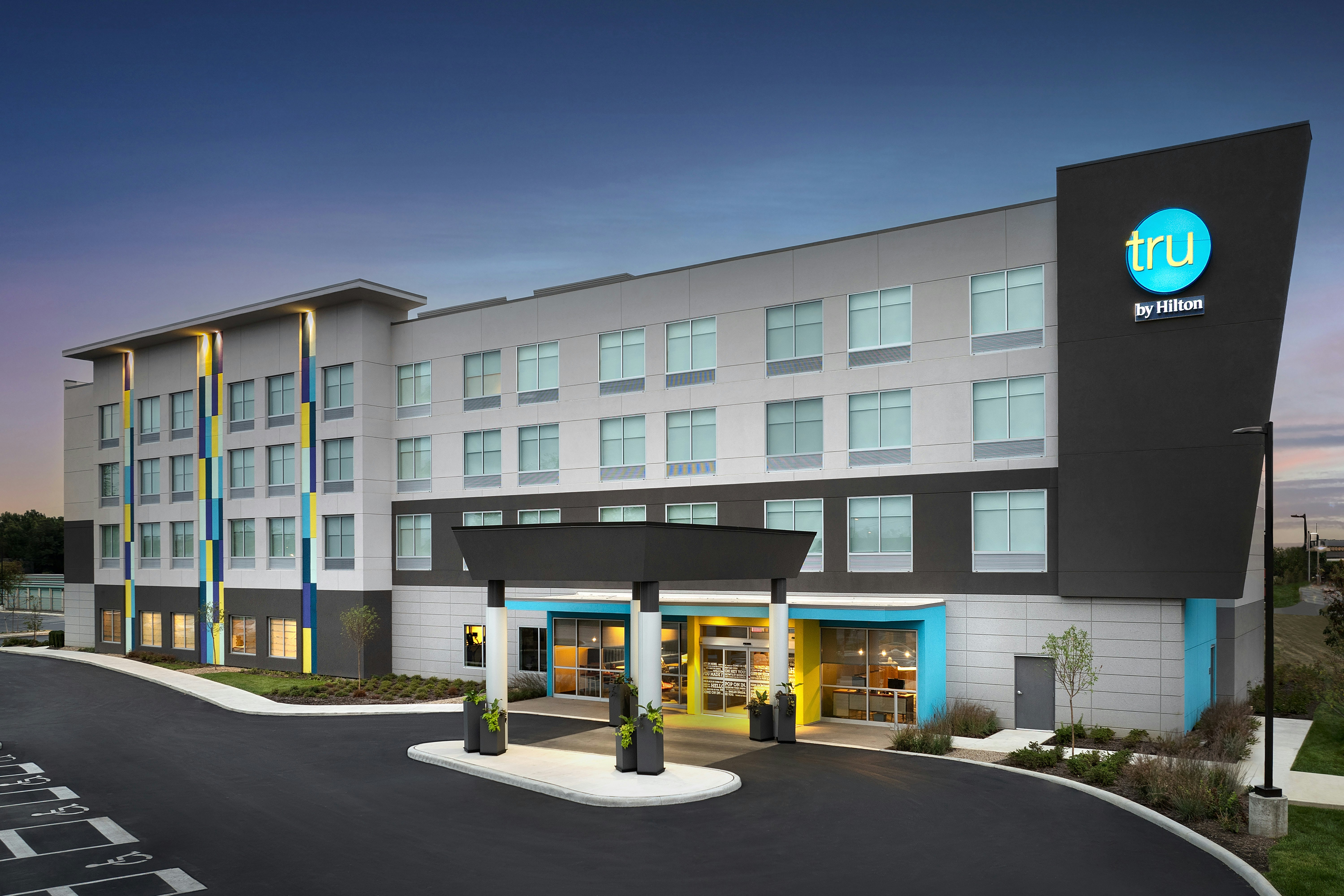 Tru by Hilton Columbus East Broad 3/27