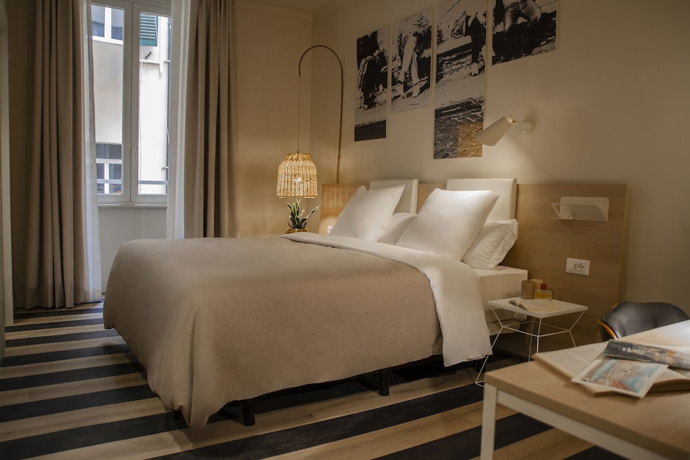 STANDARD, DOUBLE OR TWIN BED