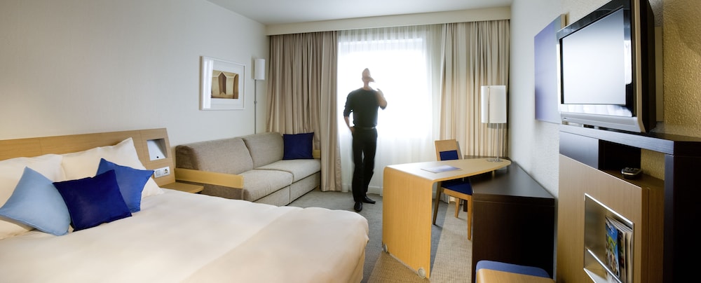 Hotel Mercure Paris Le Bourget 28/74