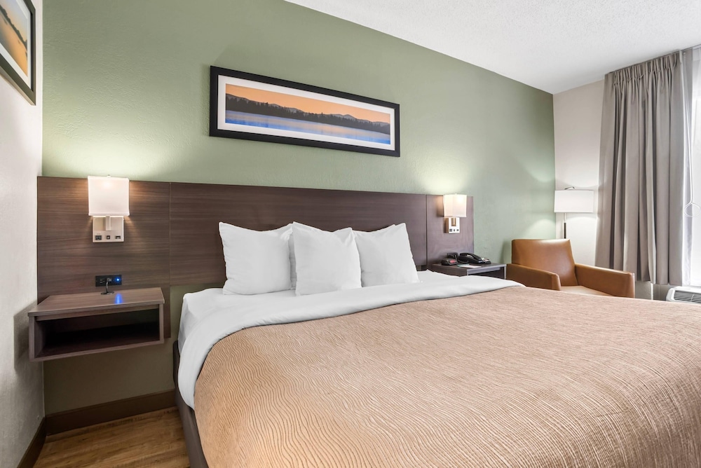 Efficiency, King Bed, Accessible