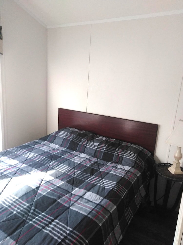 Cottage, Queen Bed, Lake Side, Lake View