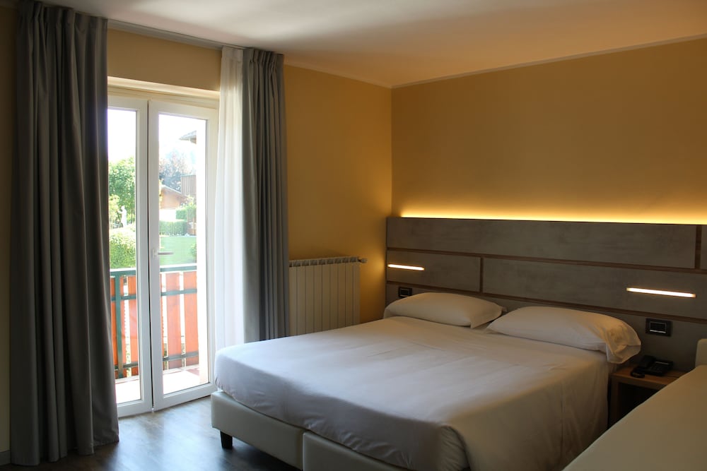 Harmony Suite Hotel 10/44