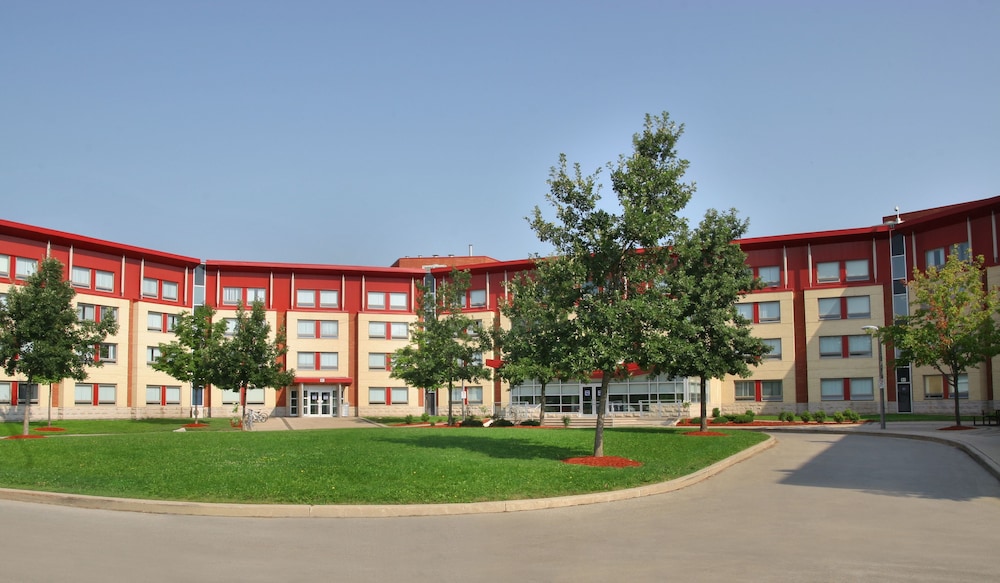 Residence & Conference Centre - Oakville 3/29