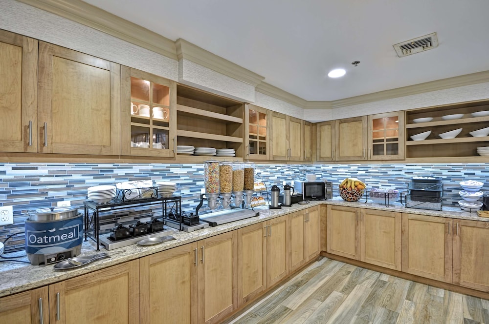 Homewood Suites by Hilton Boston-Peabody 45/55