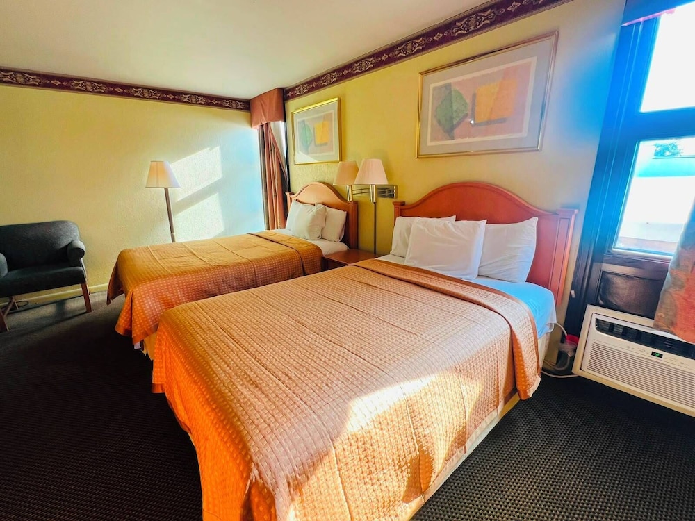 غرفة بسريرين كوين، Barrington Hotel Schaumberg Near I 90 2/10