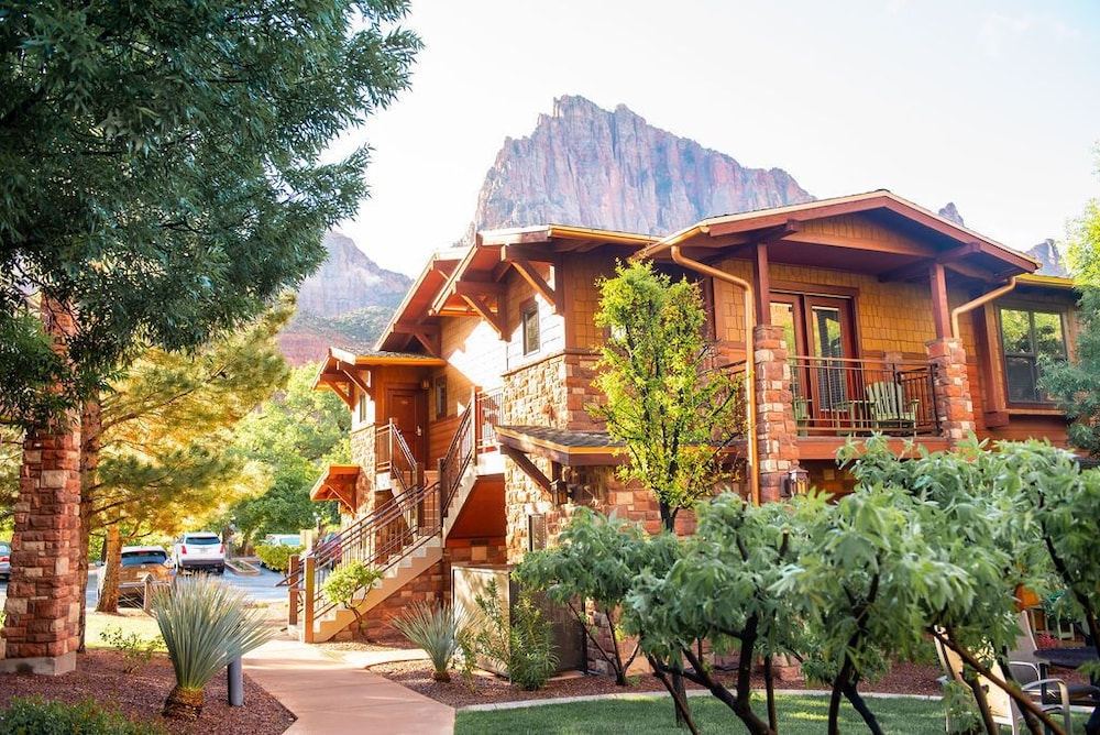 Cable Mountain Lodge 6/50