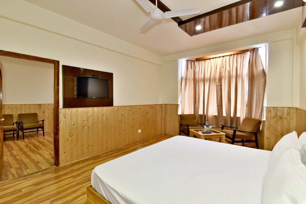 HOTEL DEVLOK 24/49