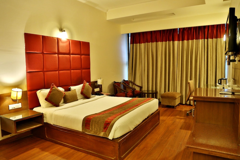 Hotel Shagun Zirakpur 17/50