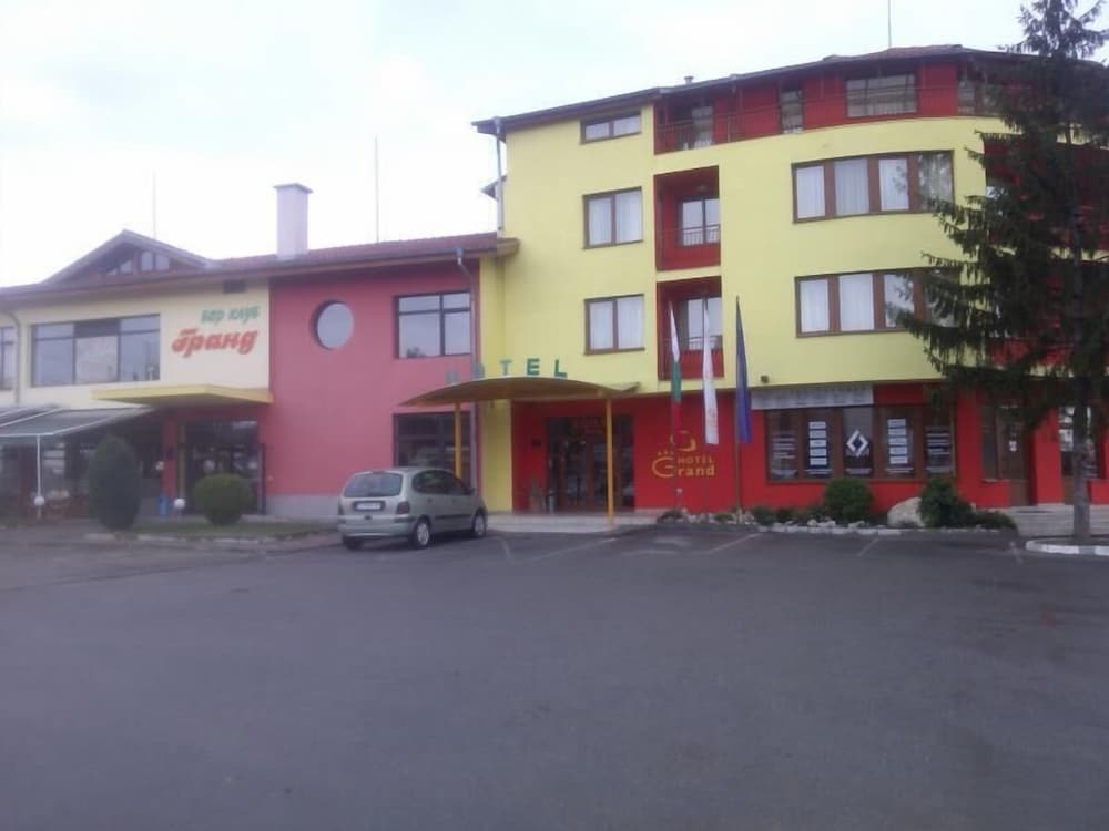 Hotel Grand 48/54