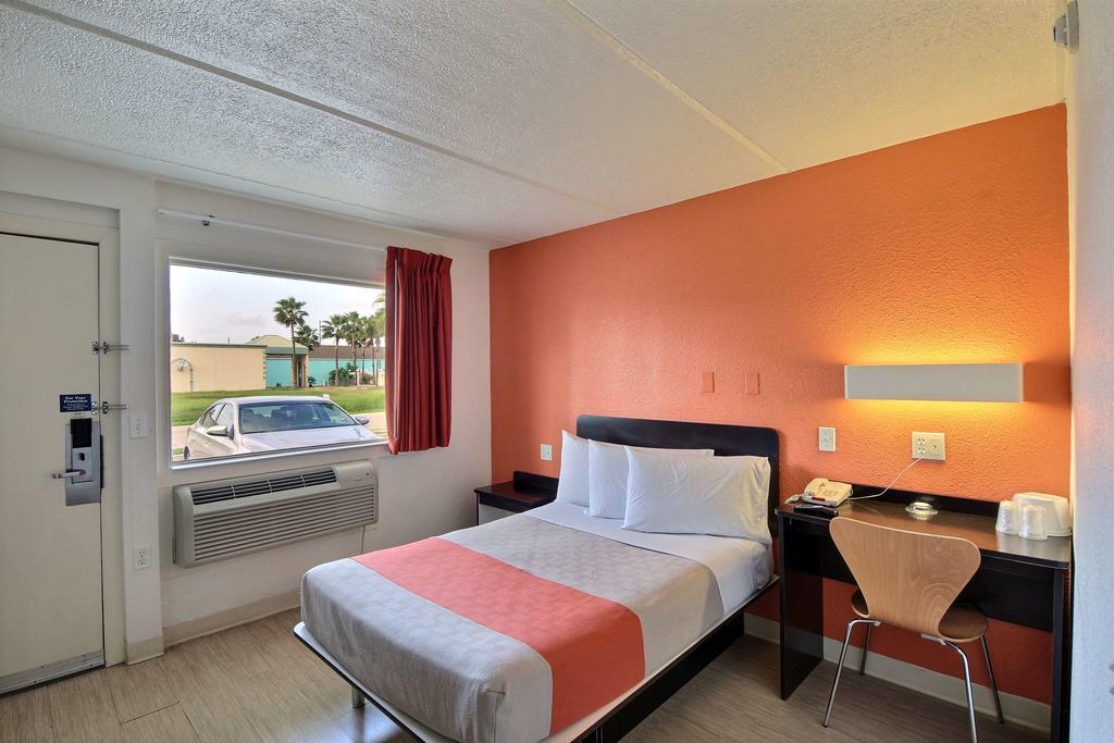 Motel 6 South Padre Island 18/33