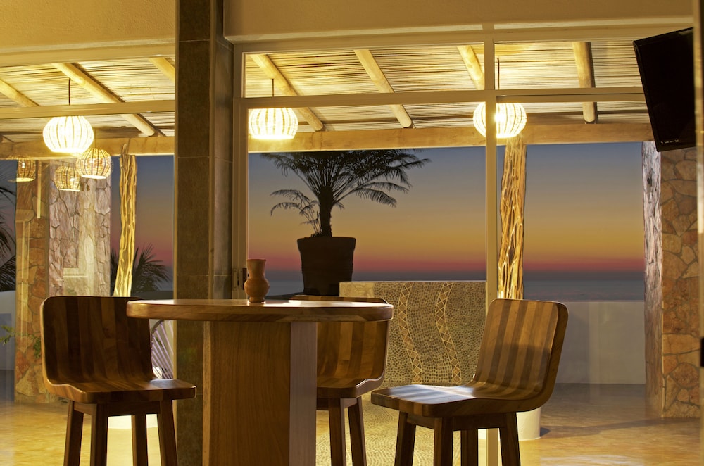 Hotel Rockaway 8/50