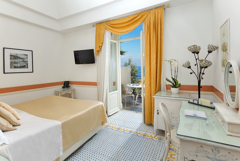 Luxury Villa Excelsior Parco 65/76