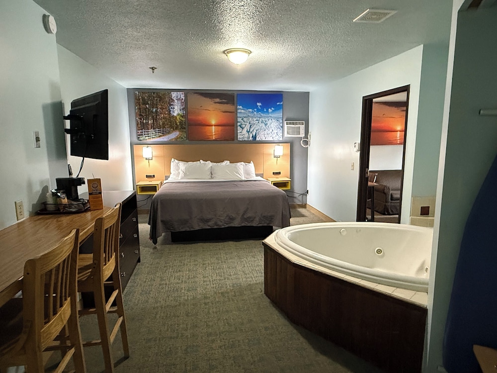Deluxe, King Bed
