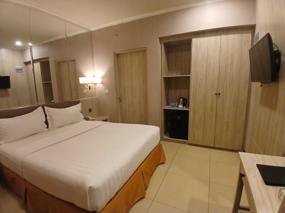 Grand Paragon 16/55
