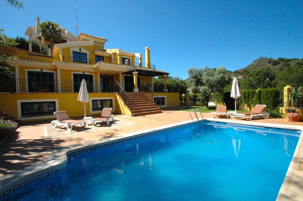 Montemares Golf Luxury Apartments 2/50