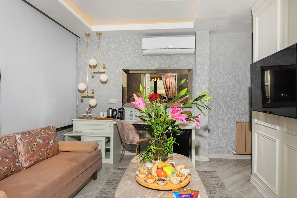 Ayramin Deluxe Hotel 60/78