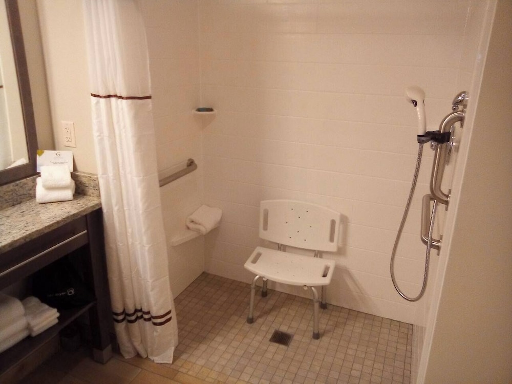 GrandStay Hotel & Suites Rock Valley 29/32
