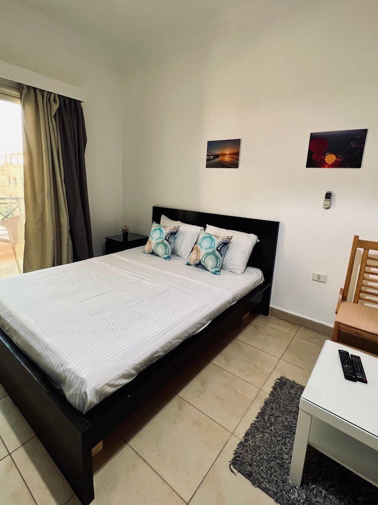 Studio, Apartment, Queen Bed, Balcony
