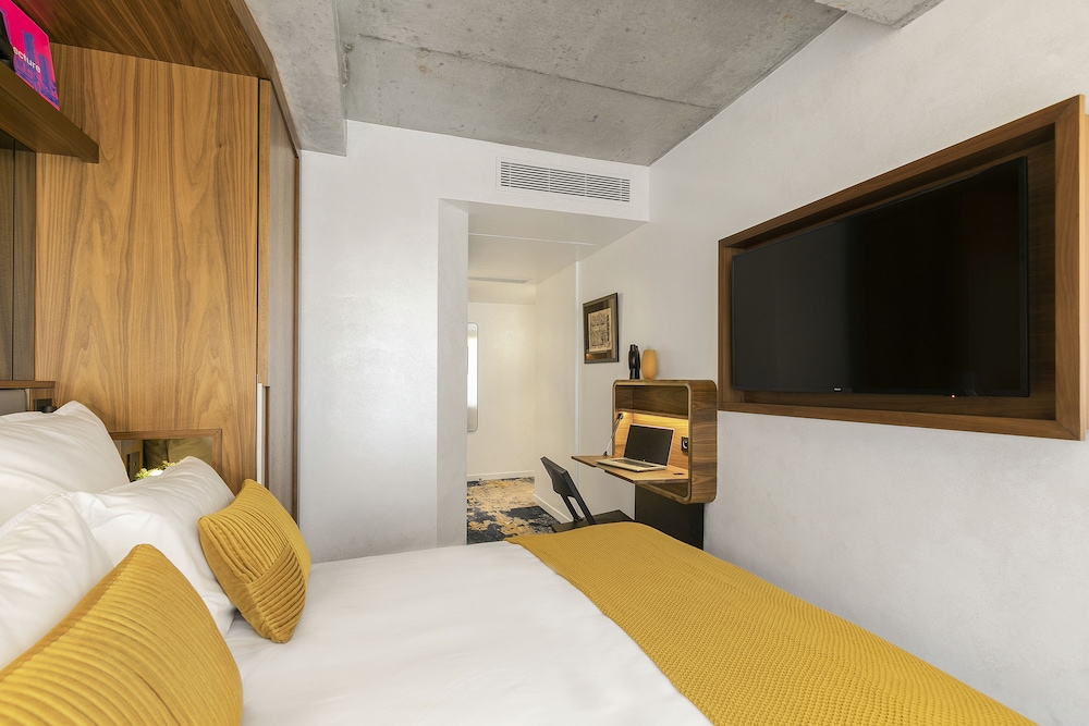 Card Hotel 19/60