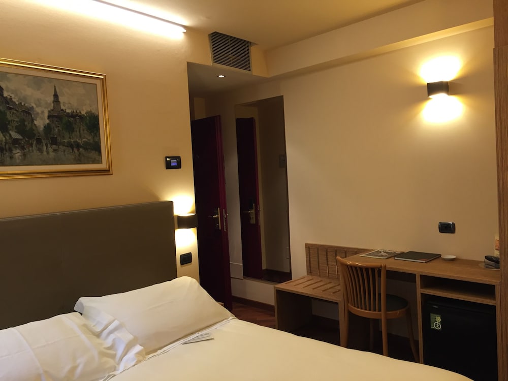 Hotel Regina Milano 33/55
