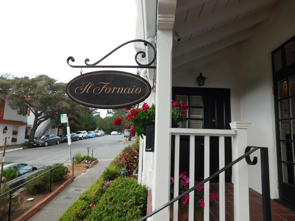 Pine Inn 32/56