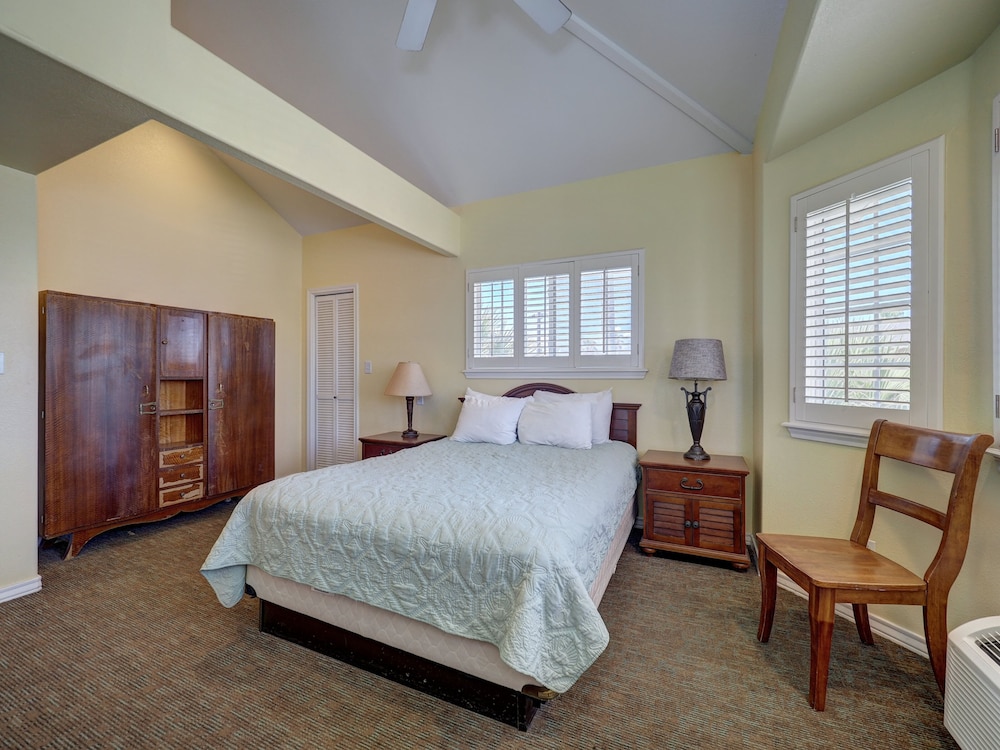 Loft, Suite, 3 Queen Beds, Sofa