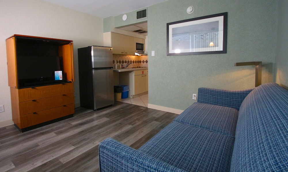 Crusader Oceanfront Resort and Restaurant 5/41