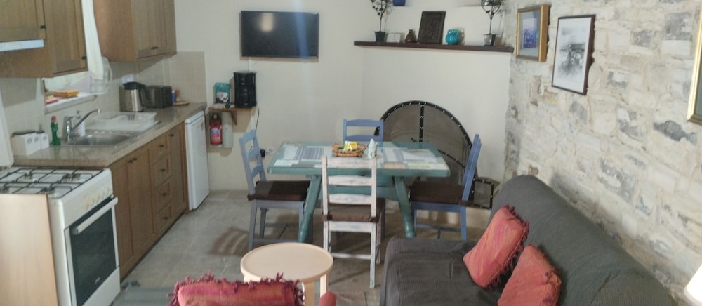 Charalambos Holiday Cottage 25/50