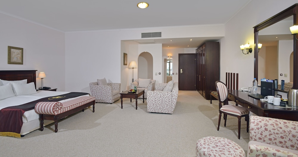 Melia Grand Hermitage 47/81