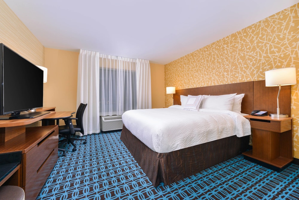 FAIRFIELD INN & SUITES CORALVILLE 14/49