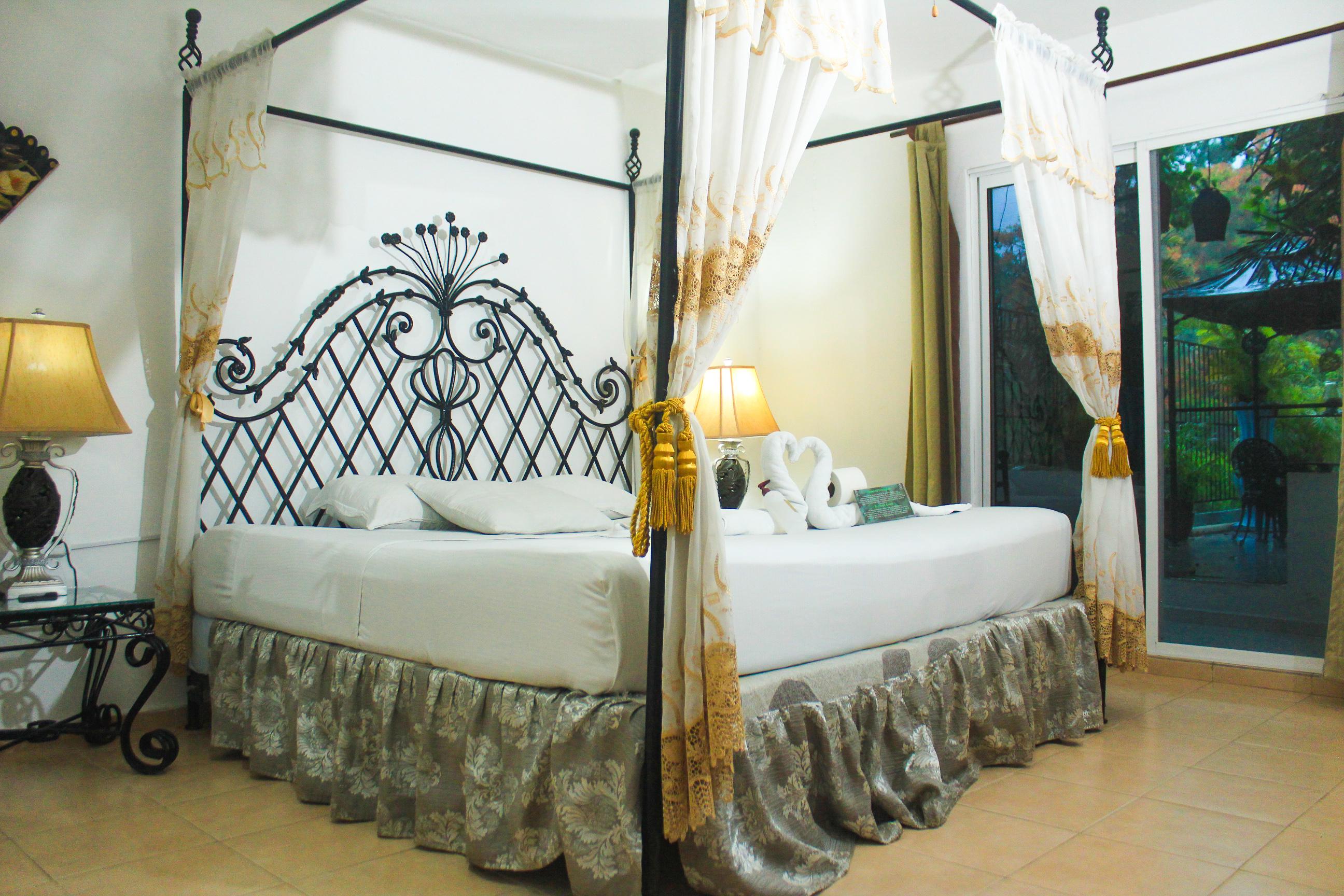 Master, Suite, Double Bed, Pool View