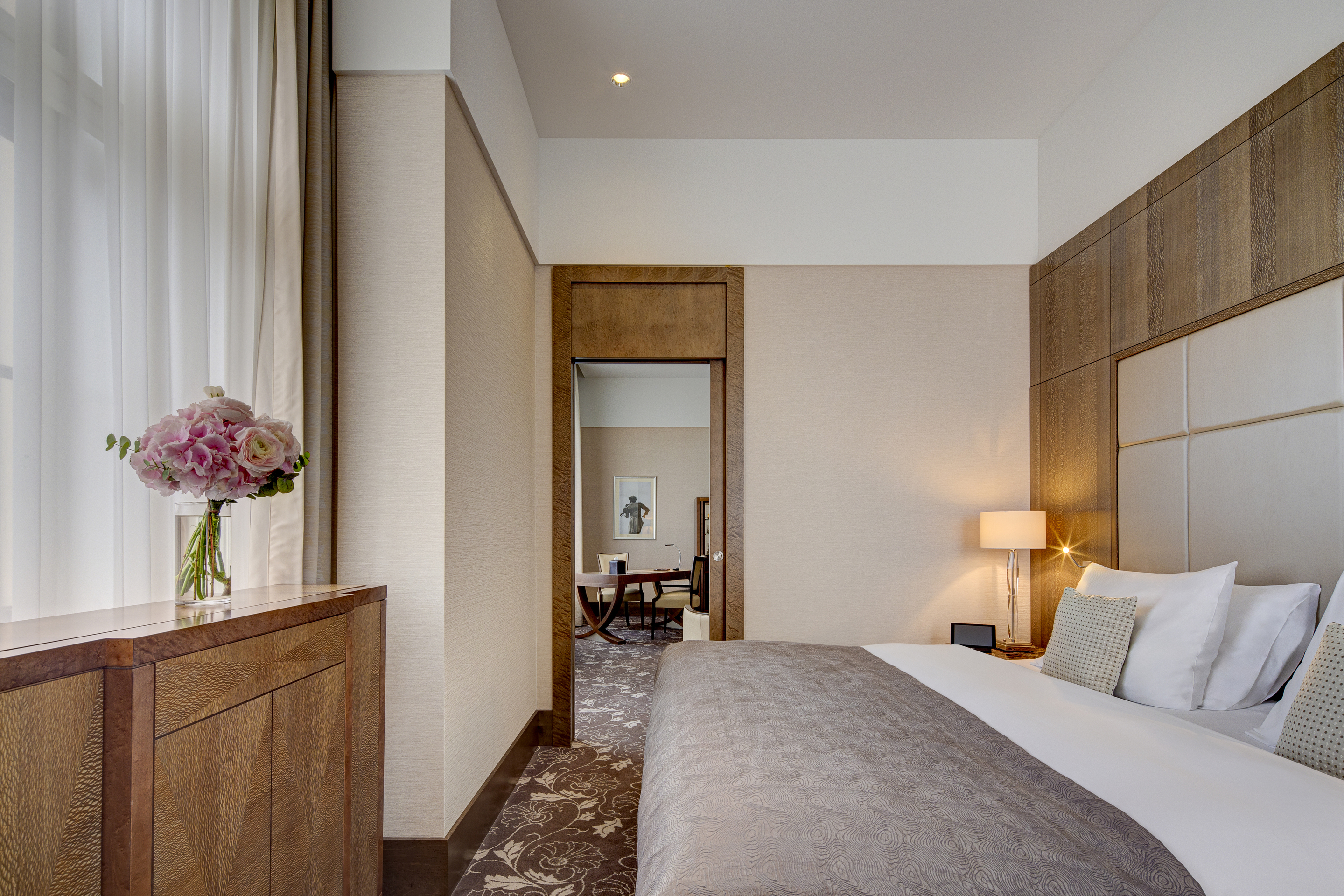 1 BEDROOM, PREMIUM, SUITE