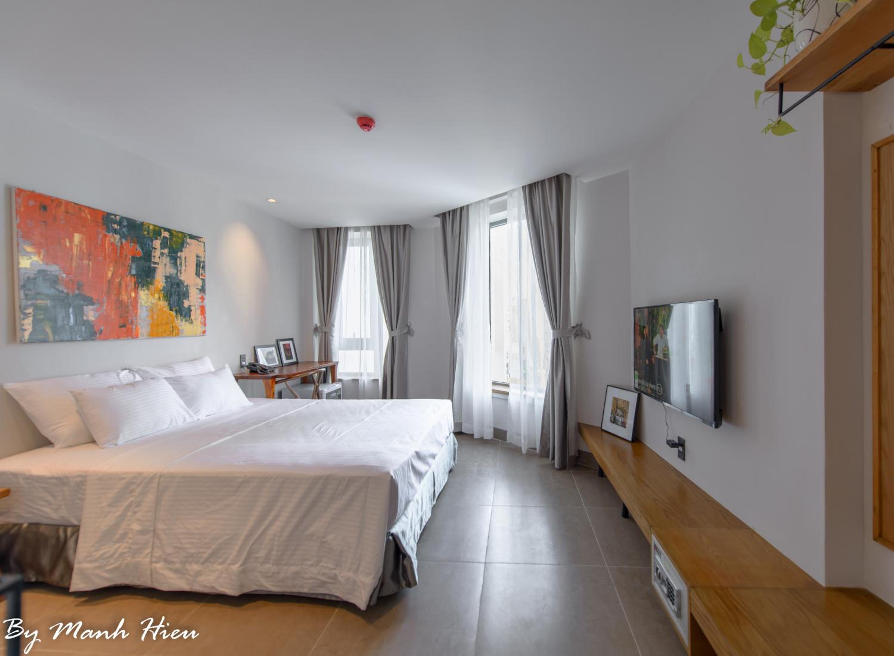 Cozy, Queen Bed