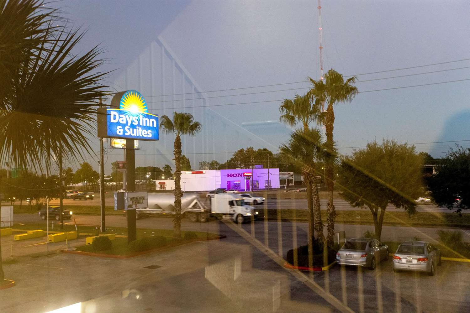 Days Inn & Suites By Wyndham Houston North/Aldine 59/68