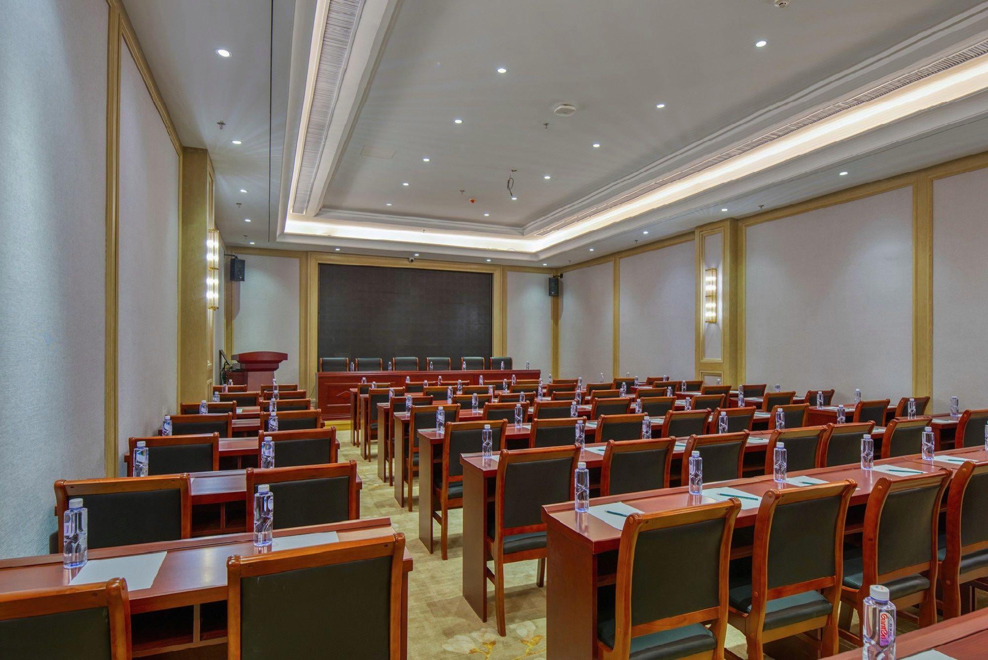 Vienna Hotel (Beijing Changping Science and Technology Park) 40/48